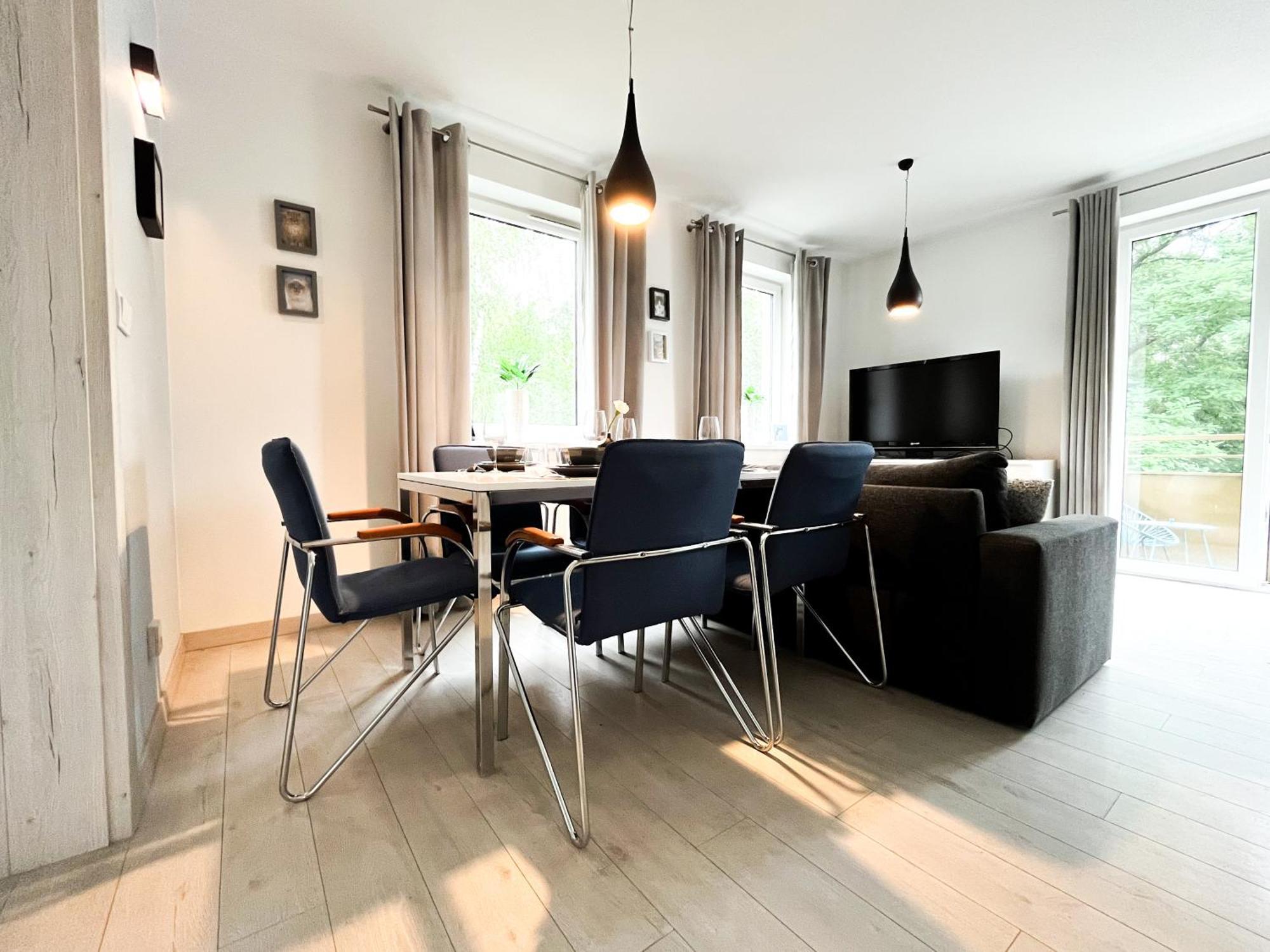브로츠와프 Walk To Park, Modern 2Bd Kitchen! Balcony, Parking 아파트 외부 사진