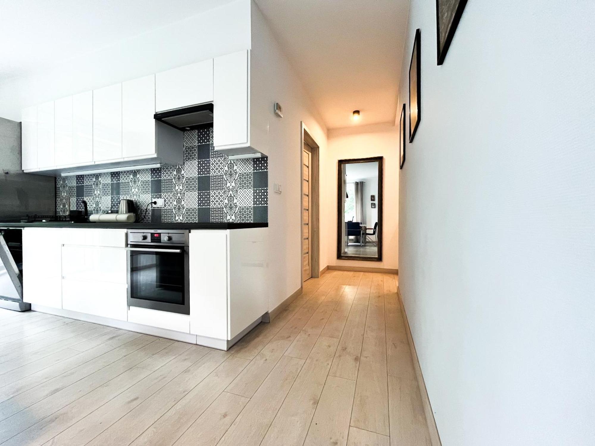 브로츠와프 Walk To Park, Modern 2Bd Kitchen! Balcony, Parking 아파트 외부 사진