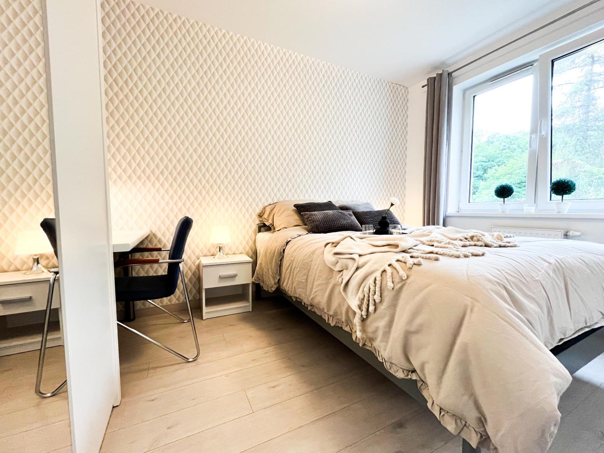 브로츠와프 Walk To Park, Modern 2Bd Kitchen! Balcony, Parking 아파트 외부 사진