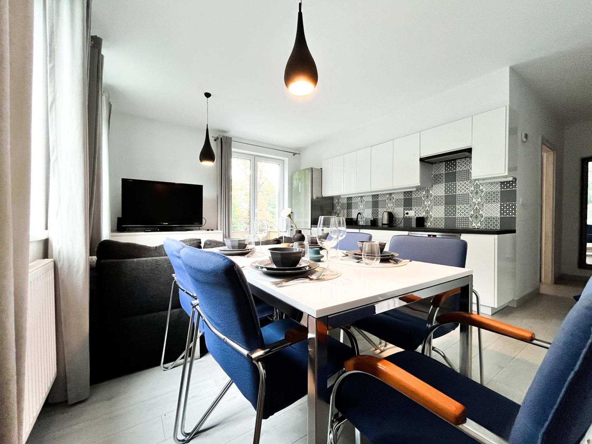 브로츠와프 Walk To Park, Modern 2Bd Kitchen! Balcony, Parking 아파트 외부 사진